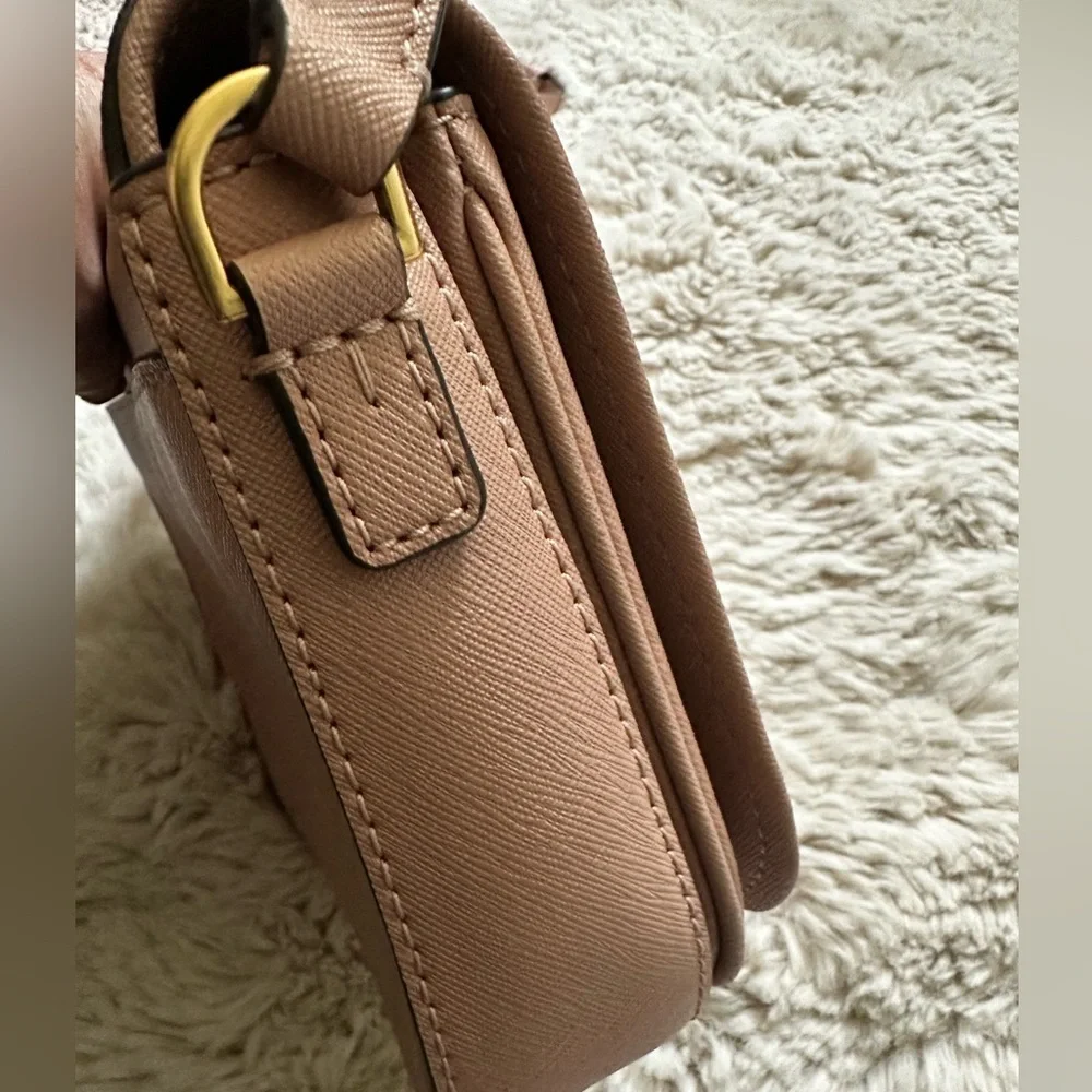 🆕 Tory Burch Emerson Women's Saffiano Leather Crossbody Bag (Light Meadowsweet)